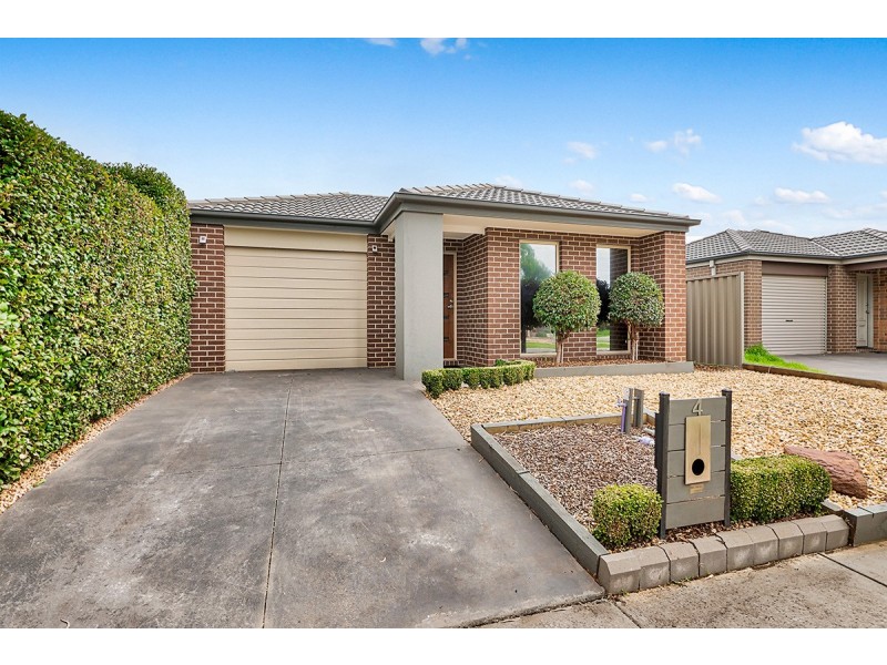 4 Wagner Close, Cranbourne East VIC 3977