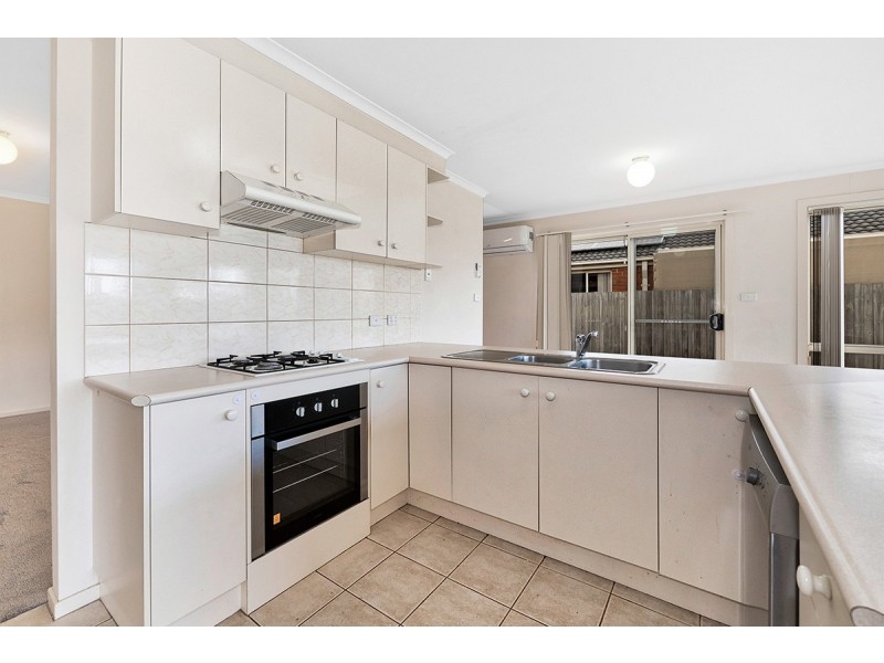 27 Shaftsbury Avenue, Berwick VIC 3806