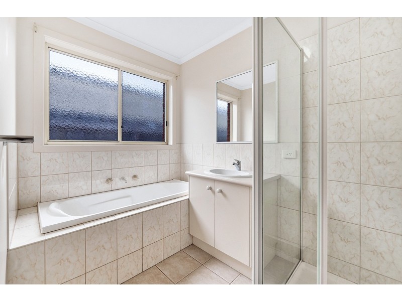 27 Shaftsbury Avenue, Berwick VIC 3806