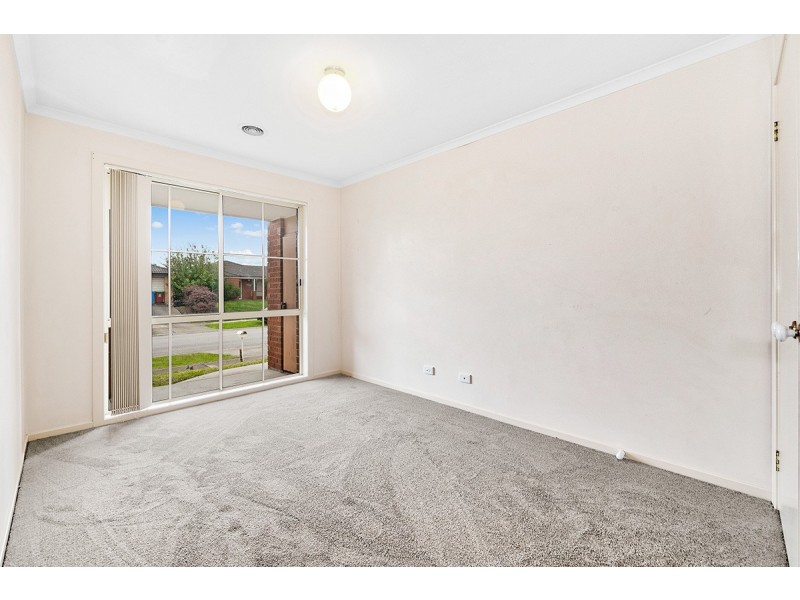 27 Shaftsbury Avenue, Berwick VIC 3806