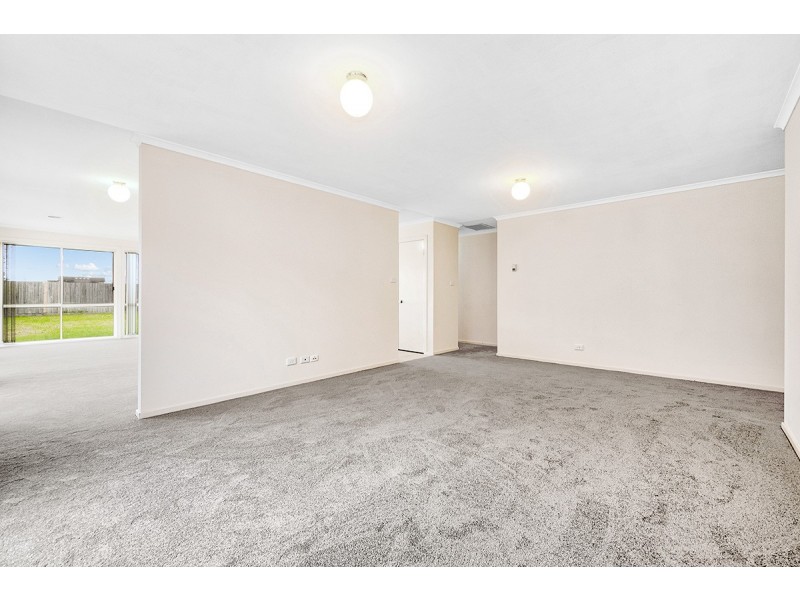 27 Shaftsbury Avenue, Berwick VIC 3806