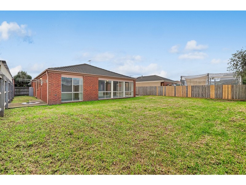 27 Shaftsbury Avenue, Berwick VIC 3806