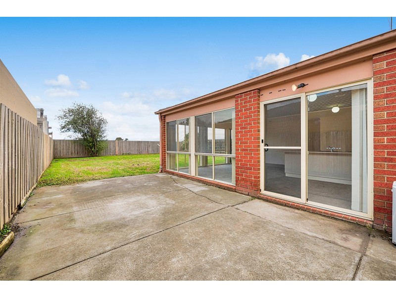 27 Shaftsbury Avenue, Berwick VIC 3806