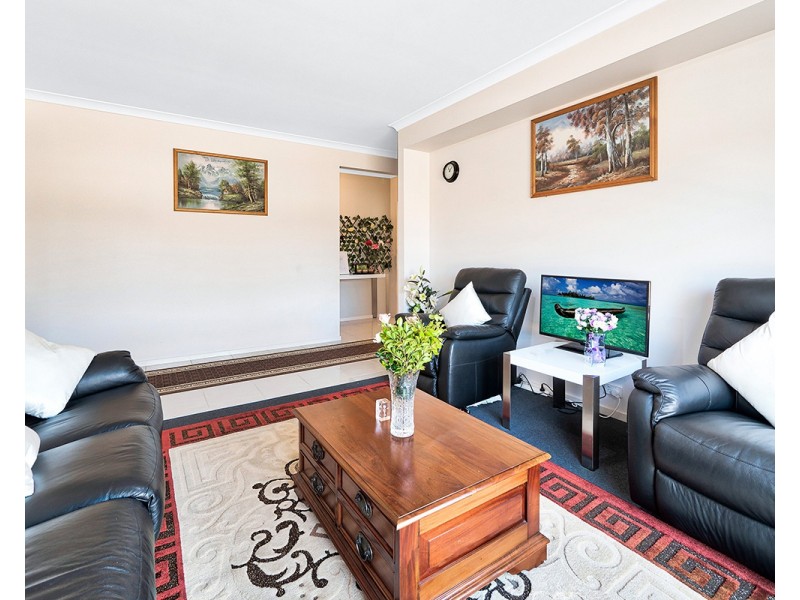 2 Watford Avenue, Cranbourne West VIC 3977