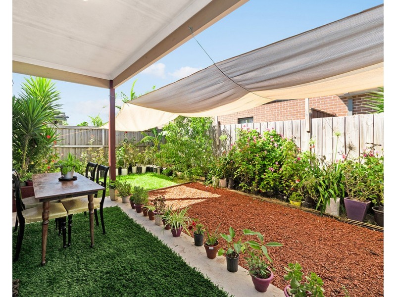 2 Watford Avenue, Cranbourne West VIC 3977