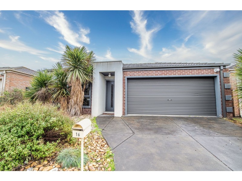 16 Elderberry Way, Pakenham VIC 3810