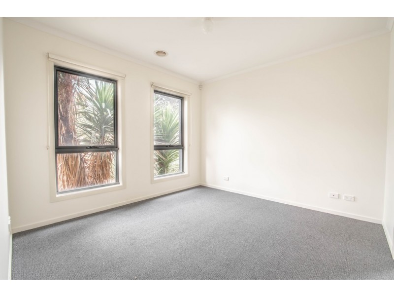 16 Elderberry Way, Pakenham VIC 3810