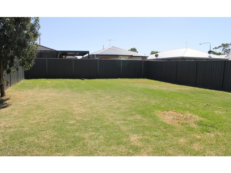 16 Elderberry Way, Pakenham VIC 3810