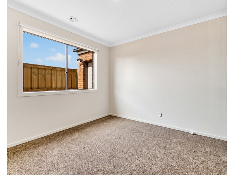19 Outfield Road, Clyde VIC 3978