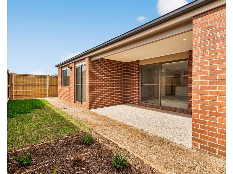 19 Outfield Road, Clyde VIC 3978