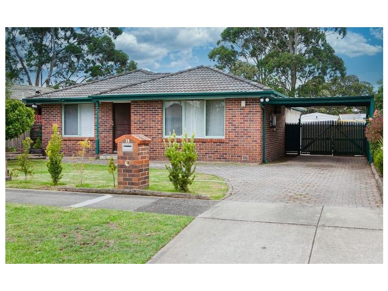 11 Farrer Close, Cranbourne VIC 3977