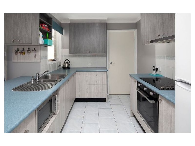 11 Farrer Close, Cranbourne VIC 3977