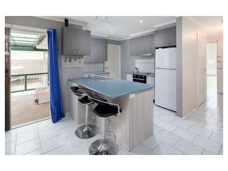 11 Farrer Close, Cranbourne VIC 3977