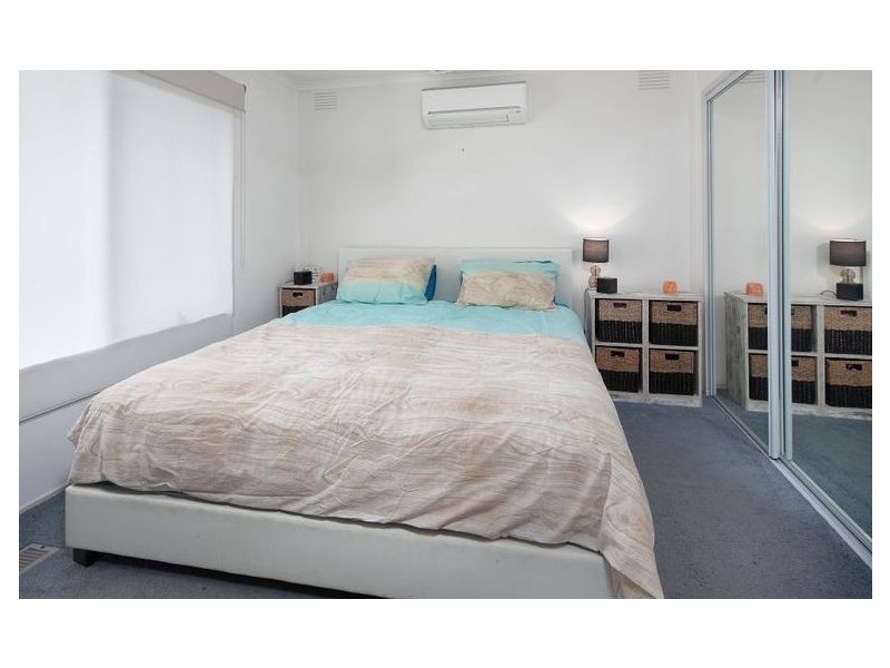 11 Farrer Close, Cranbourne VIC 3977