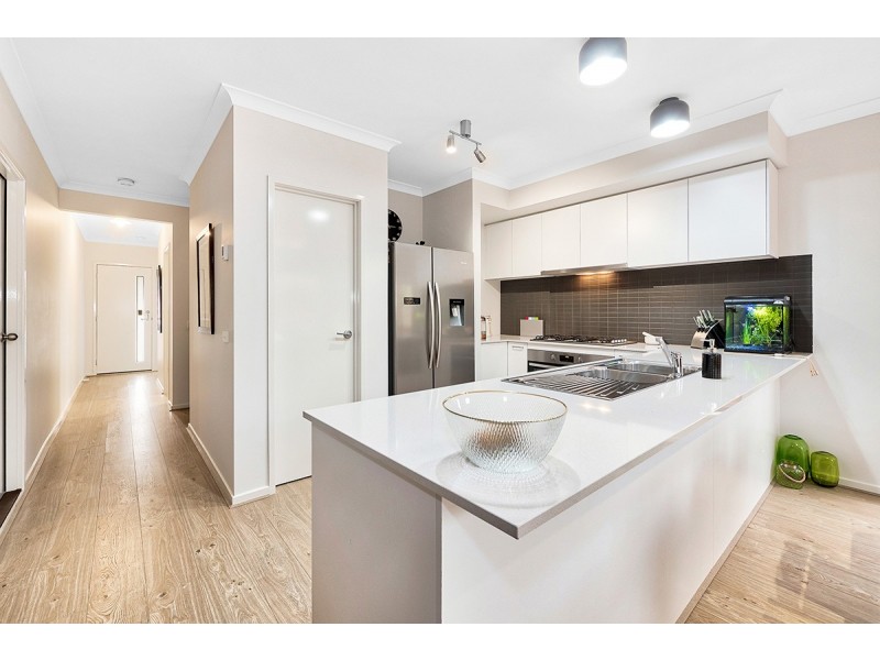 119 Thoroughbred Drive, Clyde North VIC 3978