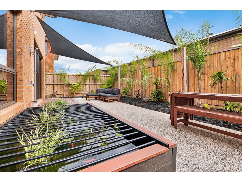 119 Thoroughbred Drive, Clyde North VIC 3978