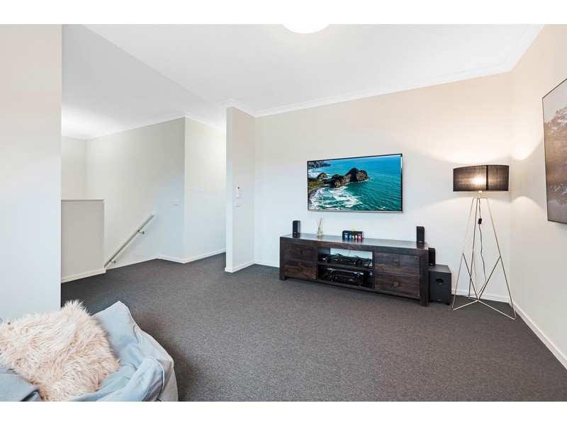 119 Thoroughbred Drive, Clyde North VIC 3978