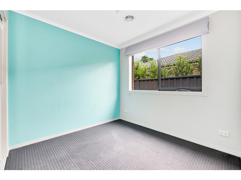 37 Barossa Drive, Clyde North VIC 3978