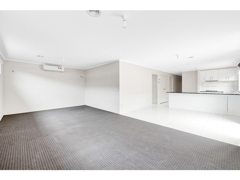 37 Barossa Drive, Clyde North VIC 3978