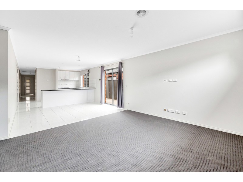 37 Barossa Drive, Clyde North VIC 3978