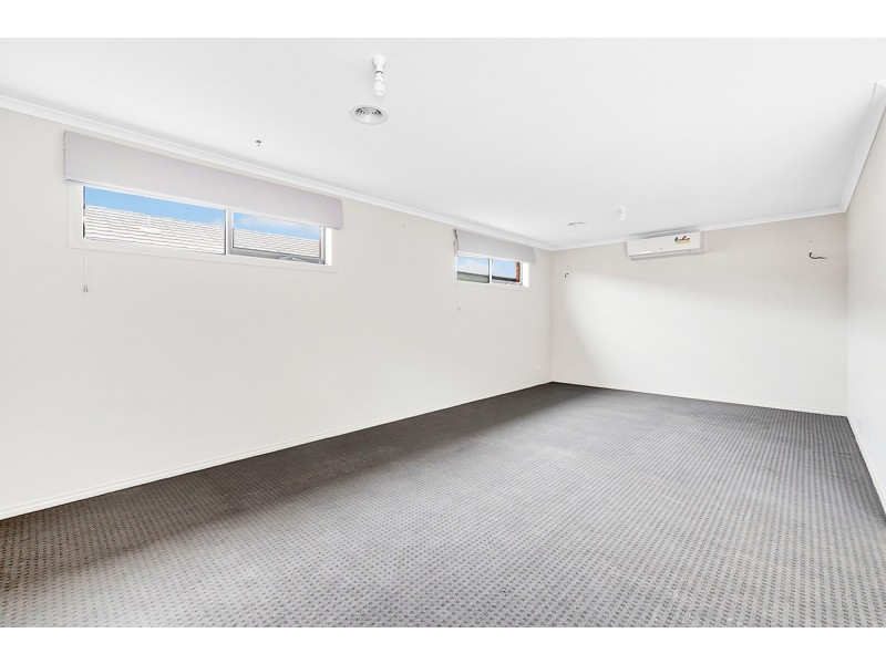 37 Barossa Drive, Clyde North VIC 3978