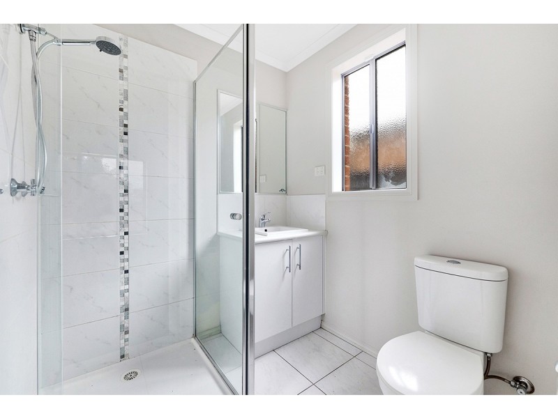 37 Barossa Drive, Clyde North VIC 3978