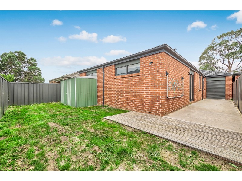 37 Barossa Drive, Clyde North VIC 3978