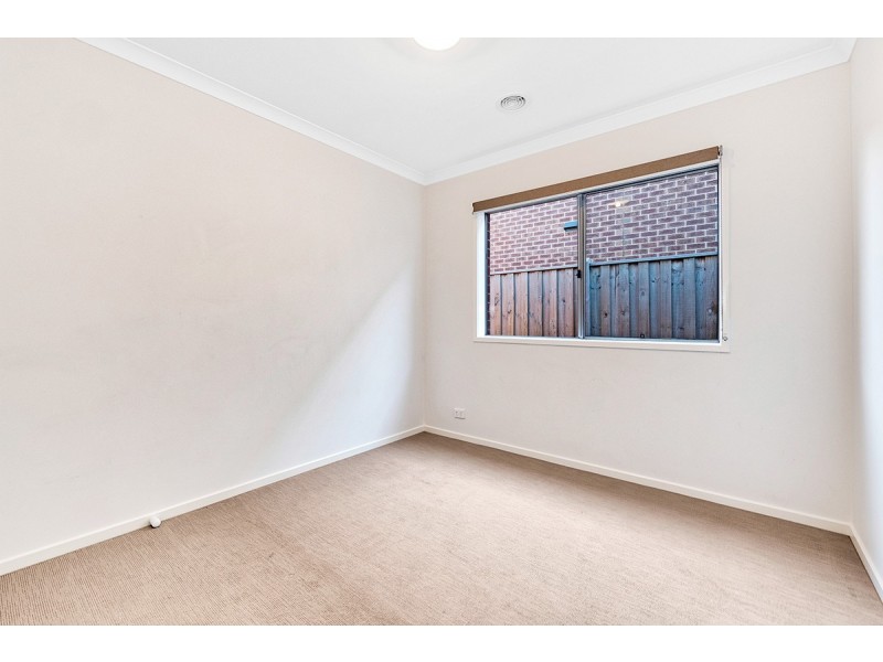 7 Goodison Road, Clyde North VIC 3978