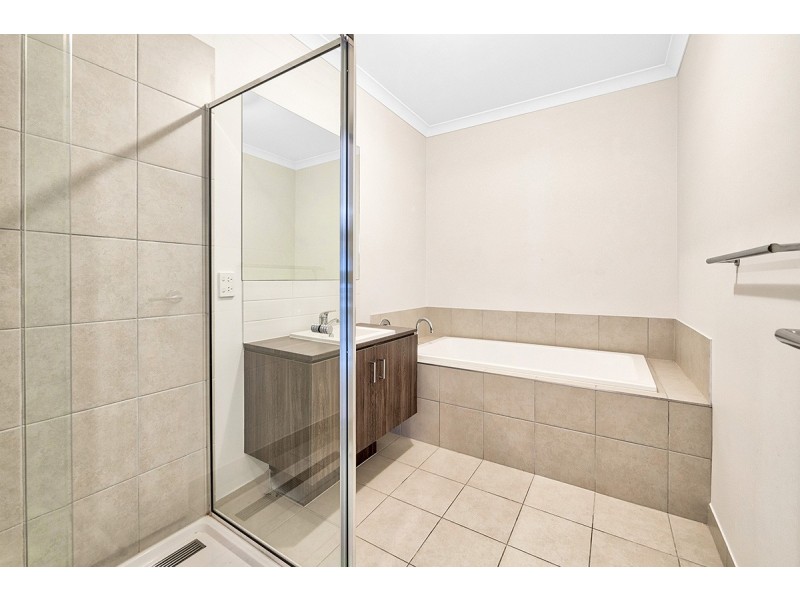 7 Goodison Road, Clyde North VIC 3978