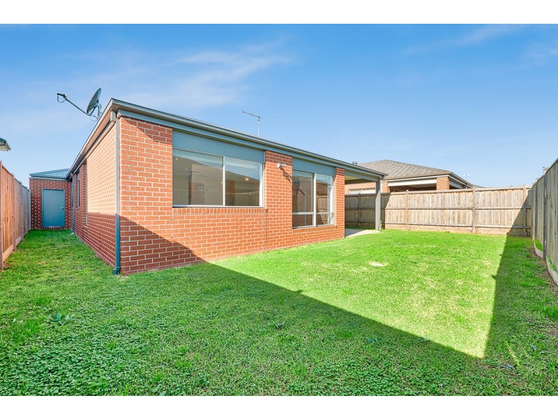 7 Goodison Road, Clyde North VIC 3978