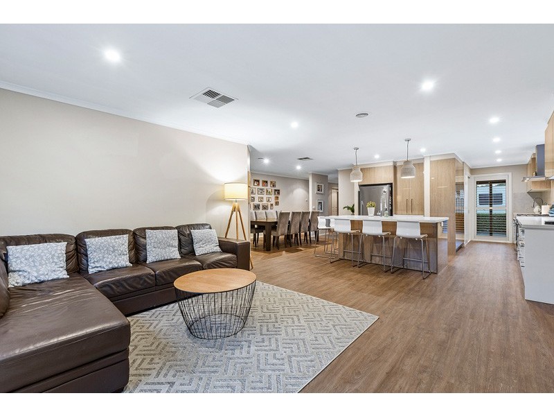 9 Candle Bark Court, Pakenham VIC 3810