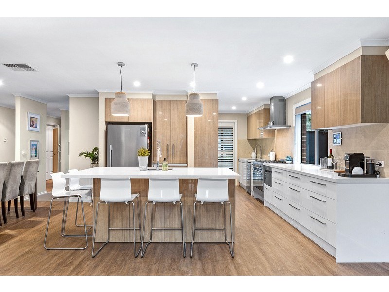 9 Candle Bark Court, Pakenham VIC 3810