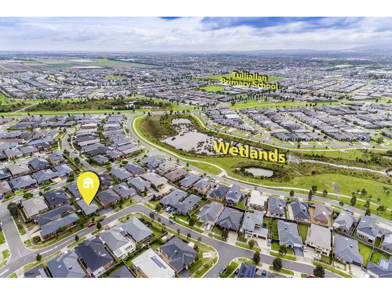 28 Prescott Drive, Cranbourne North VIC 3977