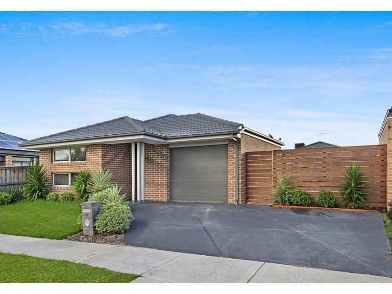 28 Prescott Drive, Cranbourne North VIC 3977