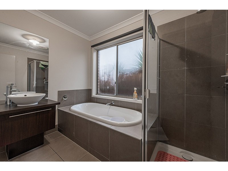 28 Prescott Drive, Cranbourne North VIC 3977