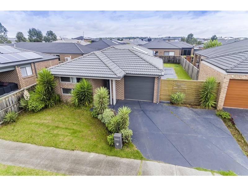 28 Prescott Drive, Cranbourne North VIC 3977