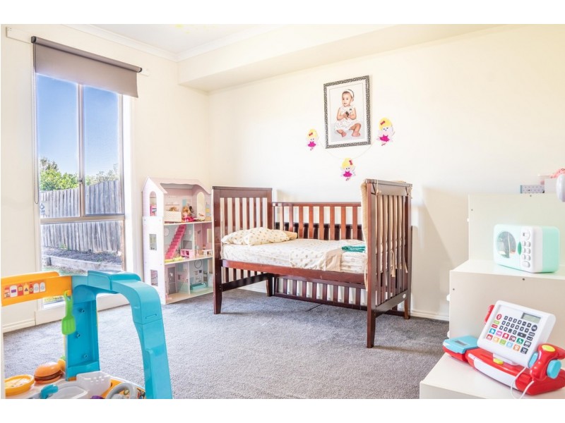 36 Bates Street, Cranbourne West VIC 3977