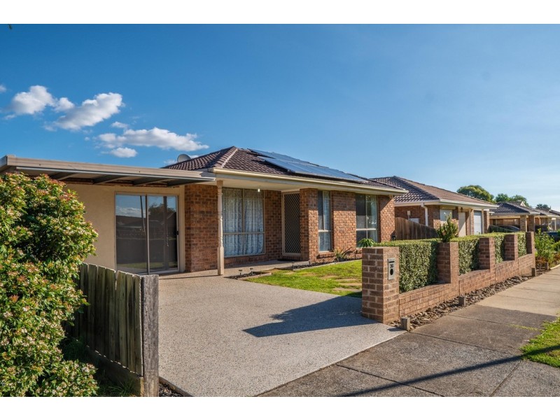 36 Bates Street, Cranbourne West VIC 3977