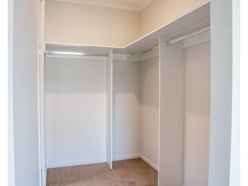 11 Outfield Road, Clyde North VIC 3978