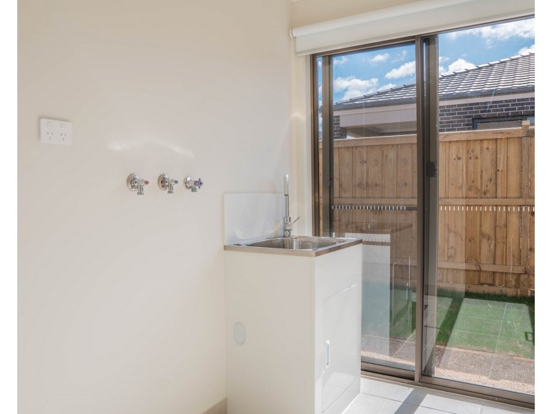 11 Outfield Road, Clyde North VIC 3978