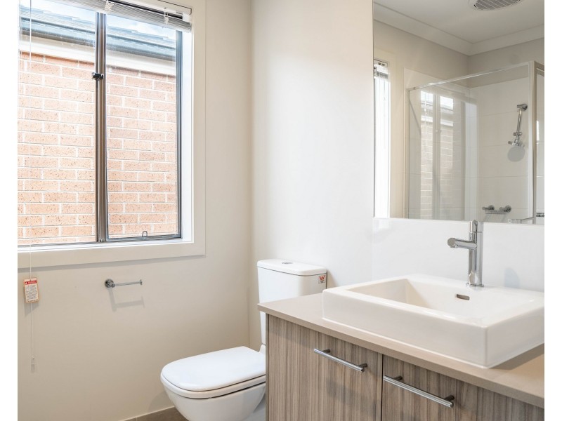 11 Outfield Road, Clyde North VIC 3978