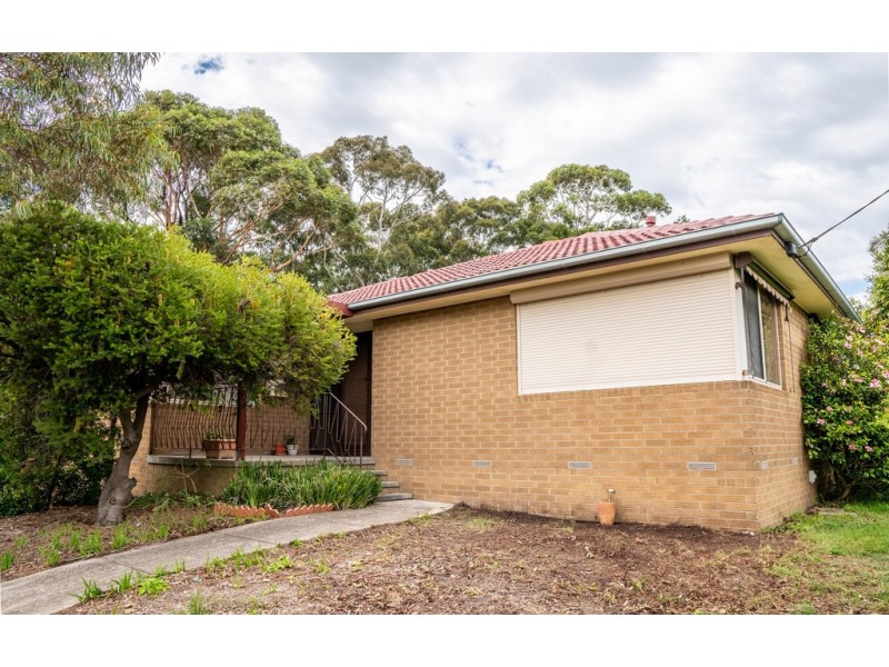 10 Hawdon Dr, Cranbourne VIC 3977