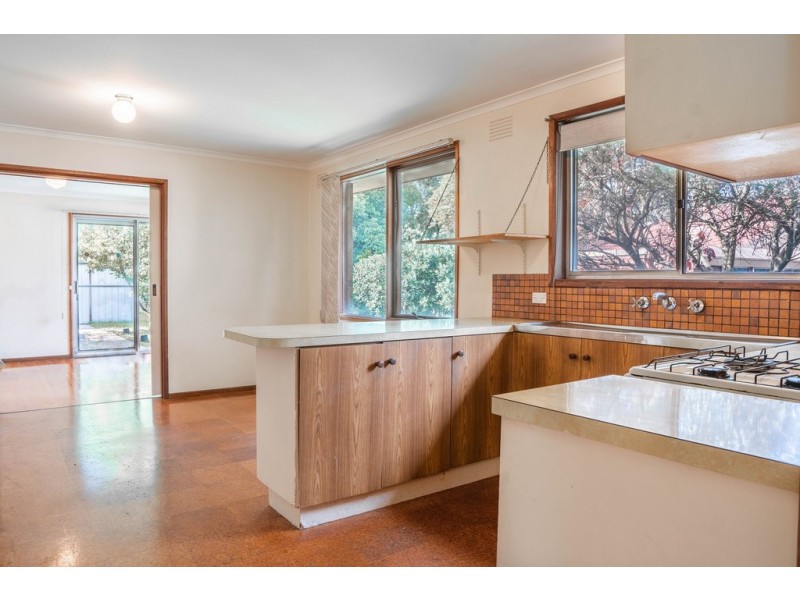 10 Hawdon Dr, Cranbourne VIC 3977