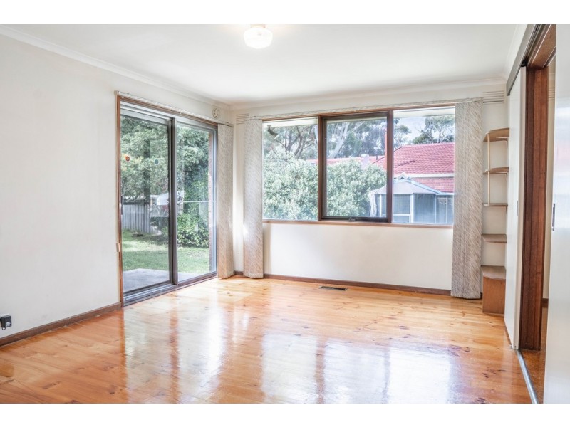 10 Hawdon Dr, Cranbourne VIC 3977