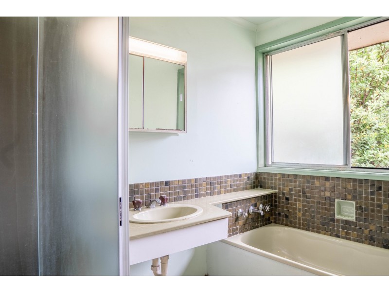 10 Hawdon Dr, Cranbourne VIC 3977