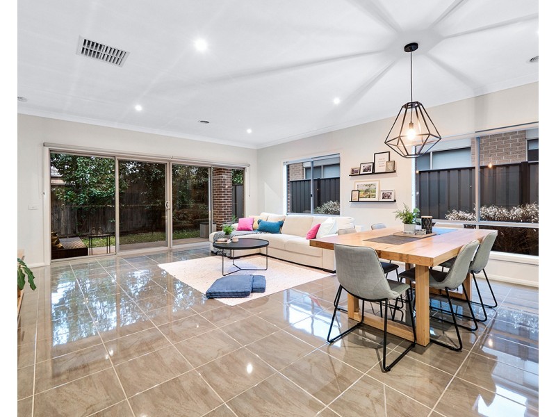 61 Burford Way, Cranbourne North VIC 3977