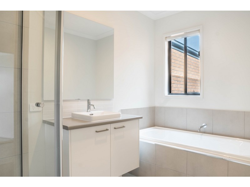 31 Rotary Street, Clyde VIC 3978