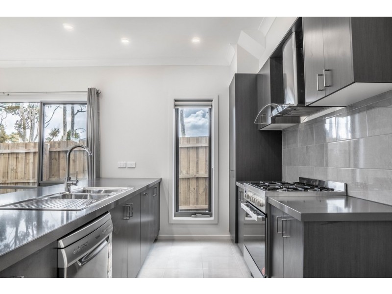 24A Biscay Grove, Lyndhurst VIC 3975