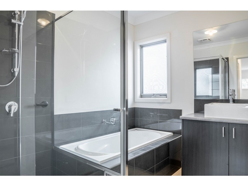 24A Biscay Grove, Lyndhurst VIC 3975