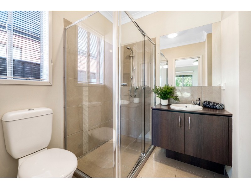 8 Lusitano Way, Clyde North VIC 3978